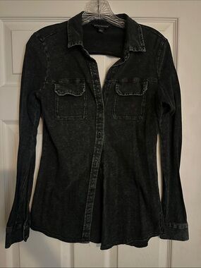 Washed Greenish Black Button-Front Women's Shirt - Stretchy